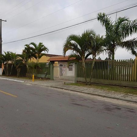 Appartamento Kitnet Flamingo 31B Matinhos Esterno foto
